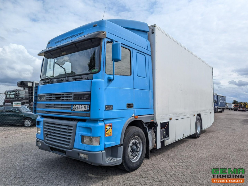 DAF XF95.430 4x2 Spacecab Euro2 - Retarder - Geslotenbak 7.7m - Handgeschakeld - Vangmuil - Kamion vagonetë: foto 1 DAF XF95.430 4x2 Spacecab Euro2 - Retarder - Geslotenbak 7.7m - Handgeschakeld - Vangmuil - Kamion vagonetë: foto 1