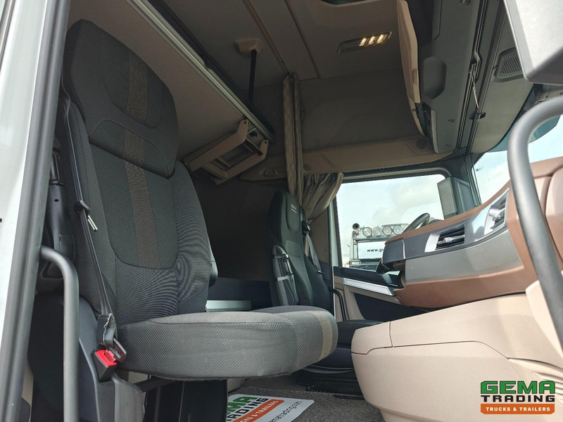 Gjysmë-kamion DAF XG+ 4x2 Euro6E - MEGA/Lowdeck - Retarder - Dubbele tanks - MirrorCam - 306.000KM!: foto 18 Gjysmë-kamion DAF XG+ 4x2 Euro6E - MEGA/Lowdeck - Retarder - Dubbele tanks - MirrorCam - 306.000KM!: foto 18