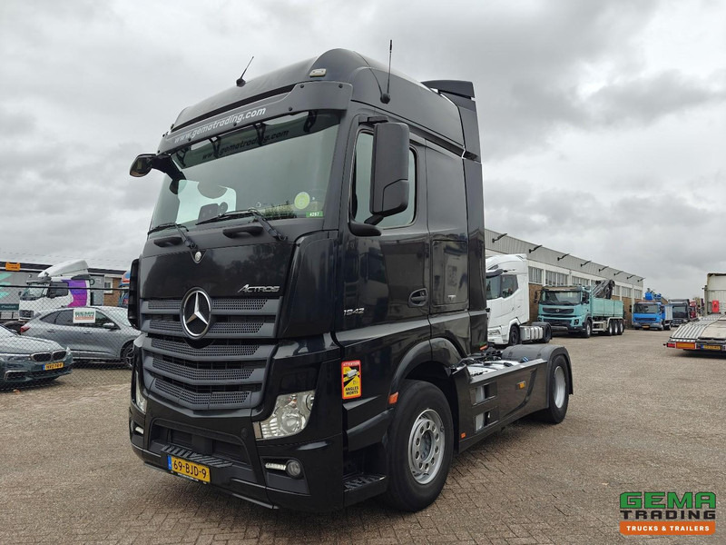 Mercedes-Benz Actros 1942 4x2 Megaspace Euro6 - Dubbele Tanks - SneeuwKettingen - SMARTTacho V2 - 02/2026 APK - Gjysmë-kamion: foto 1 Mercedes-Benz Actros 1942 4x2 Megaspace Euro6 - Dubbele Tanks - SneeuwKettingen - SMARTTacho V2 - 02/2026 APK - Gjysmë-kamion: foto 1