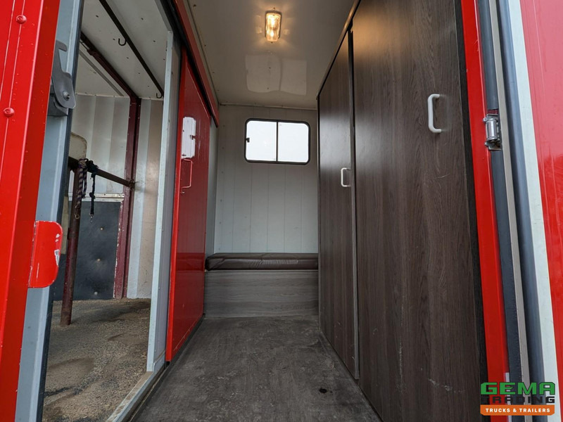 Iveco Tector ML120E24D 4x2 Euro3 DubbelCabine - Paardenwagen 3-Paards - Kleedruimte - Hydraulische klep- TOP! - Kamion për kuaj: foto 5 Iveco Tector ML120E24D 4x2 Euro3 DubbelCabine - Paardenwagen 3-Paards - Kleedruimte - Hydraulische klep- TOP! - Kamion për kuaj: foto 5