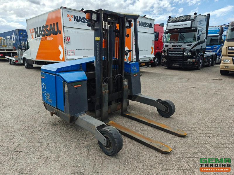 Terberg Kinglifter TKL-M-1x3 - Yanmar Diesel - 2500KG - 3523 uur - Pirun i montuar në kamion: foto 3 Terberg Kinglifter TKL-M-1x3 - Yanmar Diesel - 2500KG - 3523 uur - Pirun i montuar në kamion: foto 3