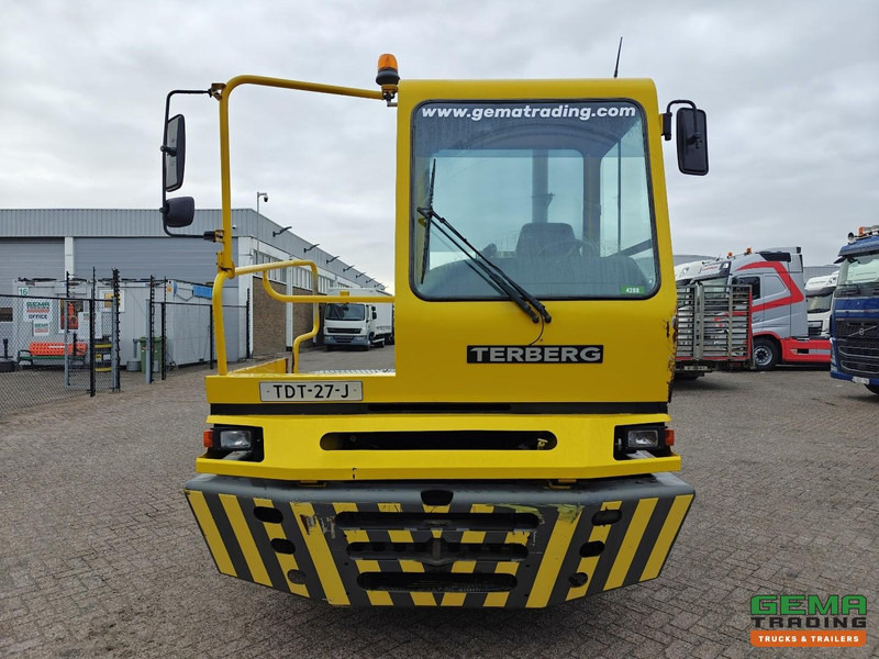 Terberg YT182 Allison - Schotel 30T - Naafreductie - Cummins - Landbouw Kenteken 40km/h - Traktor terminal: foto 5 Terberg YT182 Allison - Schotel 30T - Naafreductie - Cummins - Landbouw Kenteken 40km/h - Traktor terminal: foto 5