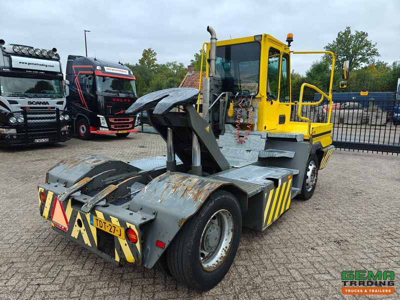 Terberg YT182 Allison - Schotel 30T - Naafreductie - Cummins - Landbouw Kenteken 40km/h - Traktor terminal: foto 3 Terberg YT182 Allison - Schotel 30T - Naafreductie - Cummins - Landbouw Kenteken 40km/h - Traktor terminal: foto 3