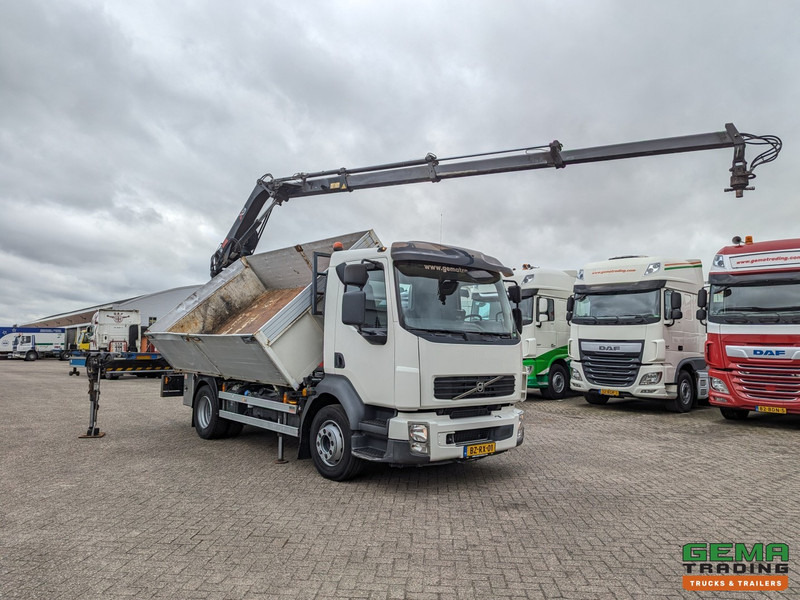 Volvo FL240 4x2 Dagcab Euro5 - 2 Zijdige Kipper + Kraan Hiab 088ES-3 HIDUO - RadioGrafisch - 39.900KM! - 11/2025APK - Kamion vetëshkarkues, Kamion me vinç: foto 2 Volvo FL240 4x2 Dagcab Euro5 - 2 Zijdige Kipper + Kraan Hiab 088ES-3 HIDUO - RadioGrafisch - 39.900KM! - 11/2025APK - Kamion vetëshkarkues, Kamion me vinç: foto 2