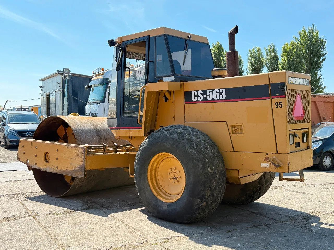CAT Caterpillar CS 563 Roller with vibration - Ngjeshës: foto 3 CAT Caterpillar CS 563 Roller with vibration - Ngjeshës: foto 3
