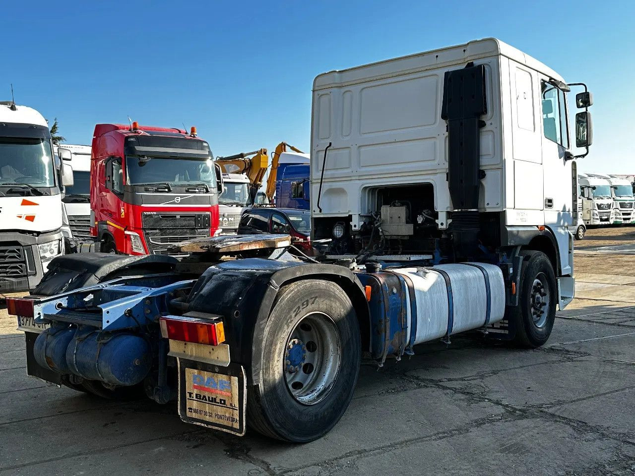 DAF XF 95.380 4X2 Tractor-unit Spring/Air ZF Manual DAF XF 95.380 4X2 Tractor-unit Spring/Air ZF Manual - Gjysmë-kamion: foto 4 DAF XF 95.380 4X2 Tractor-unit Spring/Air ZF Manual DAF XF 95.380 4X2 Tractor-unit Spring/Air ZF Manual - Gjysmë-kamion: foto 4