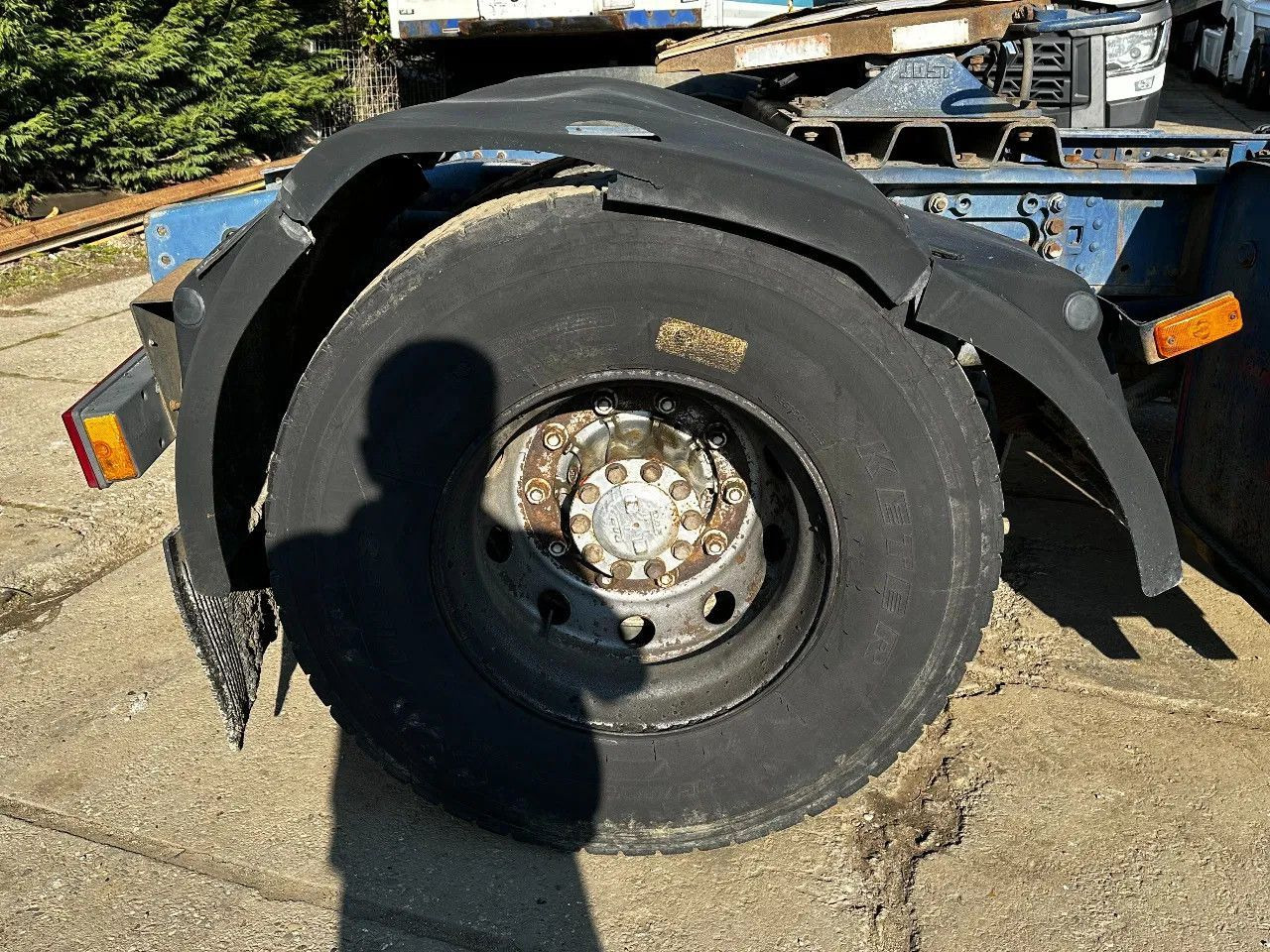 DAF XF 95.380 4X2 Tractor-unit Spring/Air ZF Manual DAF XF 95.380 4X2 Tractor-unit Spring/Air ZF Manual - Gjysmë-kamion: foto 5 DAF XF 95.380 4X2 Tractor-unit Spring/Air ZF Manual DAF XF 95.380 4X2 Tractor-unit Spring/Air ZF Manual - Gjysmë-kamion: foto 5