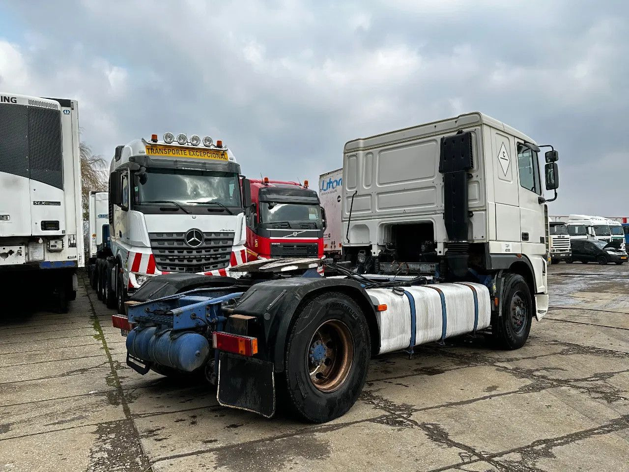 DAF XF 95.380 4X2 Tractor-unit Spring/Air ZF Manual DAF XF 95.380 4X2 Tractor-unit Spring/Air ZF Manual - Gjysmë-kamion: foto 4 DAF XF 95.380 4X2 Tractor-unit Spring/Air ZF Manual DAF XF 95.380 4X2 Tractor-unit Spring/Air ZF Manual - Gjysmë-kamion: foto 4