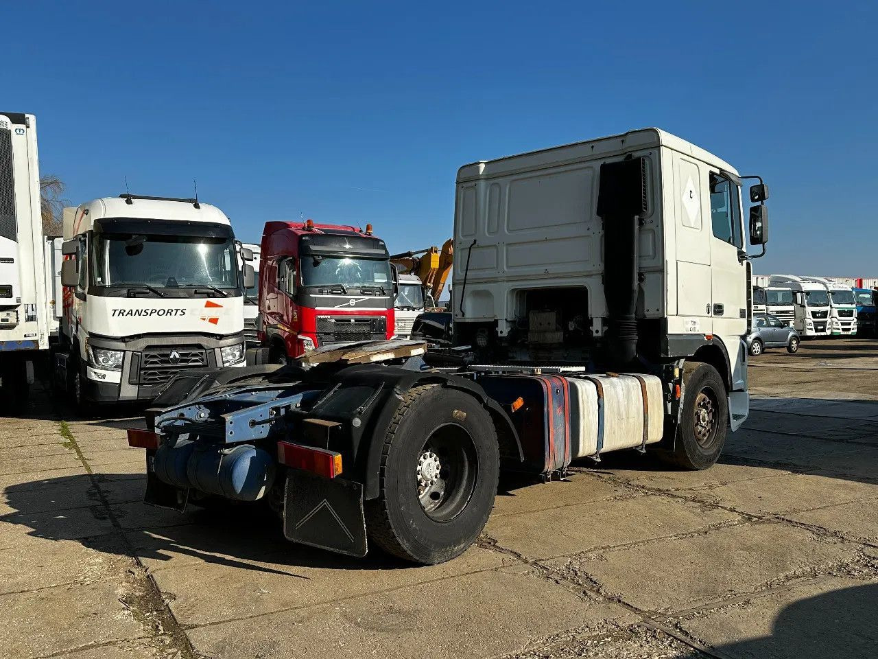 DAF XF 95.380 4X2 Tractor-unit Spring/Air ZF Manual DAF XF 95.380 4X2 Tractor-unit Spring/Air ZF Manual - Gjysmë-kamion: foto 4 DAF XF 95.380 4X2 Tractor-unit Spring/Air ZF Manual DAF XF 95.380 4X2 Tractor-unit Spring/Air ZF Manual - Gjysmë-kamion: foto 4