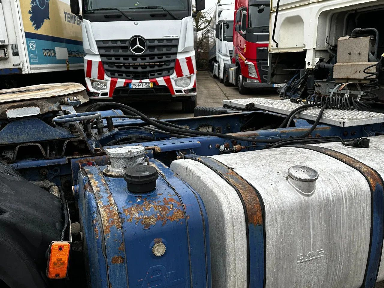 DAF XF 95.380 4X2 Tractor-unit Spring/Air ZF Manual DAF XF 95.380 4X2 Tractor-unit Spring/Air ZF Manual - Gjysmë-kamion: foto 5 DAF XF 95.380 4X2 Tractor-unit Spring/Air ZF Manual DAF XF 95.380 4X2 Tractor-unit Spring/Air ZF Manual - Gjysmë-kamion: foto 5