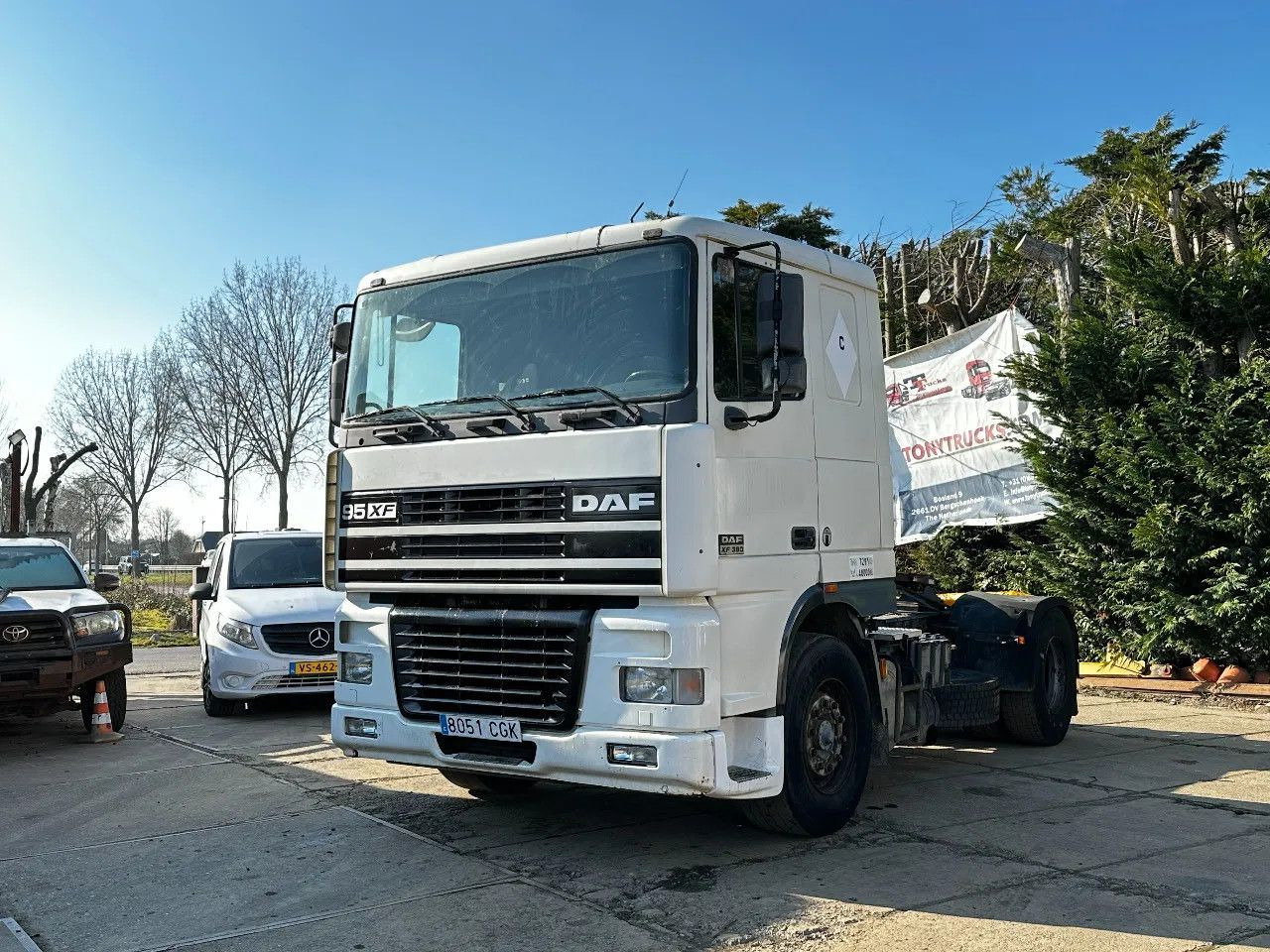 DAF XF 95.380 4X2 Tractor-unit Spring/Air ZF Manual DAF XF 95.380 4X2 Tractor-unit Spring/Air ZF Manual - Gjysmë-kamion: foto 2 DAF XF 95.380 4X2 Tractor-unit Spring/Air ZF Manual DAF XF 95.380 4X2 Tractor-unit Spring/Air ZF Manual - Gjysmë-kamion: foto 2