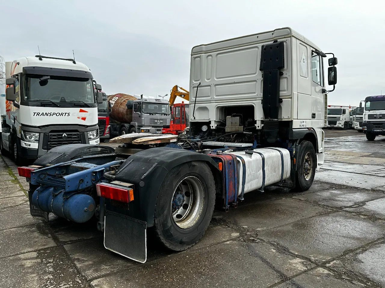 DAF XF 95.380 4X2 Tractor-unit Spring/Air ZF Manual DAF XF 95.380 4X2 Tractor-unit Spring/Air ZF Manual - Gjysmë-kamion: foto 4 DAF XF 95.380 4X2 Tractor-unit Spring/Air ZF Manual DAF XF 95.380 4X2 Tractor-unit Spring/Air ZF Manual - Gjysmë-kamion: foto 4