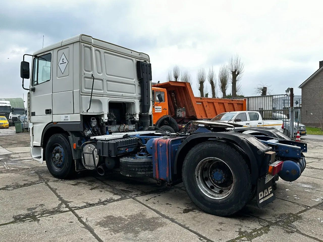 DAF XF 95.380 4X2 Tractor-unit Spring/Air ZF Manual DAF XF 95.380 4X2 Tractor-unit Spring/Air ZF Manual - Gjysmë-kamion: foto 3 DAF XF 95.380 4X2 Tractor-unit Spring/Air ZF Manual DAF XF 95.380 4X2 Tractor-unit Spring/Air ZF Manual - Gjysmë-kamion: foto 3