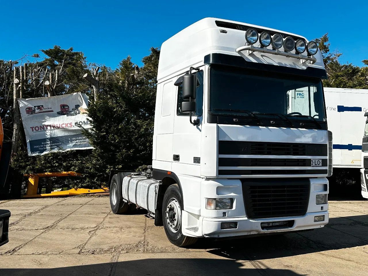DAF XF 95.480 4X2 Tractor-unit Spring/Air ZF Manual - Gjysmë-kamion: foto 1 DAF XF 95.480 4X2 Tractor-unit Spring/Air ZF Manual - Gjysmë-kamion: foto 1