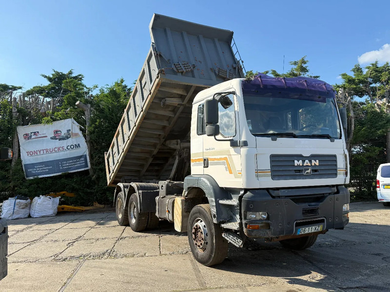 MAN TGA 26.360 6X4 Tipper Spring/Spring ZF Manual gear EURO3 - Kamion vetëshkarkues: foto 1 MAN TGA 26.360 6X4 Tipper Spring/Spring ZF Manual gear EURO3 - Kamion vetëshkarkues: foto 1