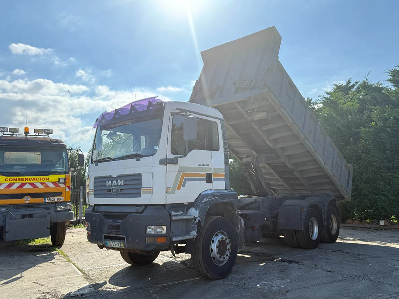 MAN TGA 26.360 6X4 Tipper Spring/Spring ZF Manual gear EURO3 - Kamion vetëshkarkues: foto 2 MAN TGA 26.360 6X4 Tipper Spring/Spring ZF Manual gear EURO3 - Kamion vetëshkarkues: foto 2