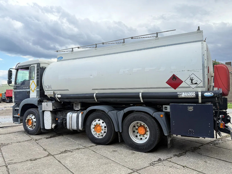 MAN TGA 26.430 6X2 Fuel Tank 21.000L 3 Comp + Pump D20 Engine - Autobot, Kamion me vinç: foto 3 MAN TGA 26.430 6X2 Fuel Tank 21.000L 3 Comp + Pump D20 Engine - Autobot, Kamion me vinç: foto 3
