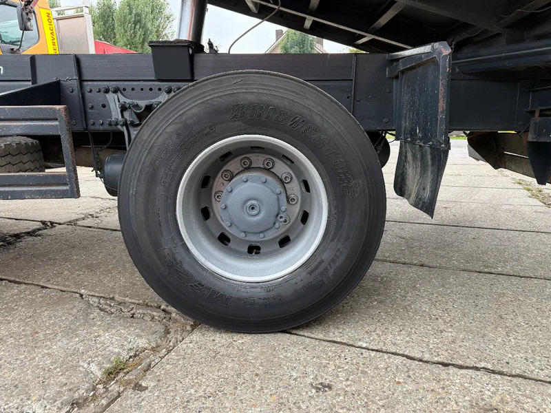 Mercedes-Benz Actros 1831 V6 4X2 Tipper + crane EPS Manual Gearbox 3 peddal - Kamion vetëshkarkues, Kamion me vinç: foto 5 Mercedes-Benz Actros 1831 V6 4X2 Tipper + crane EPS Manual Gearbox 3 peddal - Kamion vetëshkarkues, Kamion me vinç: foto 5