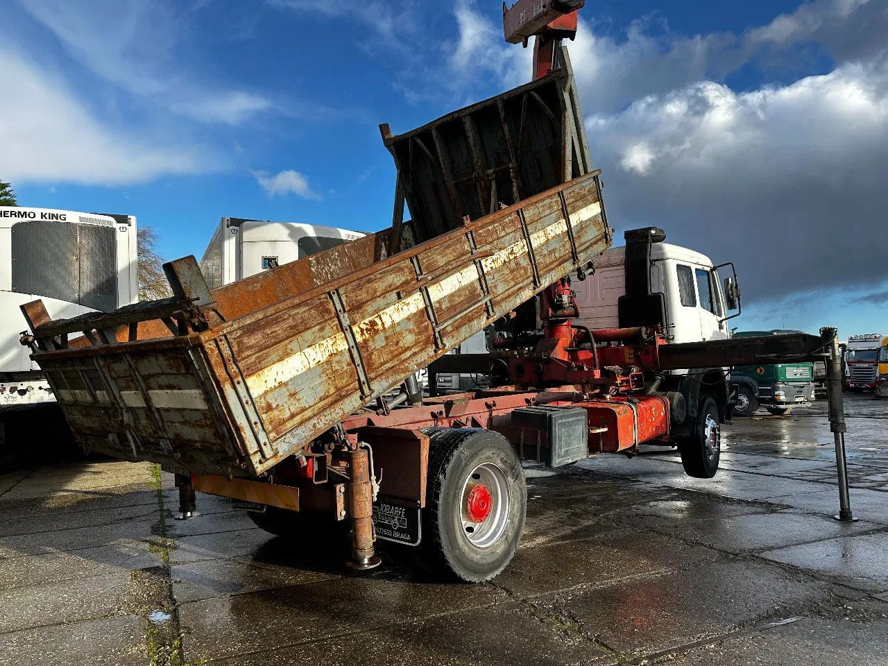 Kamion vetëshkarkues, Kamion me vinç Mercedes-Benz SK 1935 V8 4X2 Tipper Spring/Spring AMCO V825 9T Mercedes-Benz SK 1935 V8 4X2 Tipper Spring/Spring AMCO V825 9T: foto 18