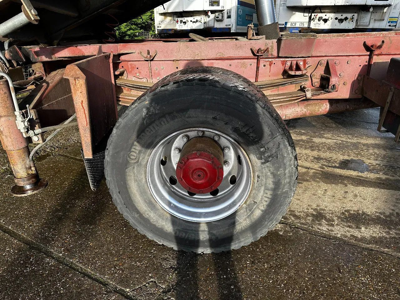 Kamion vetëshkarkues, Kamion me vinç Mercedes-Benz SK 1935 V8 4X2 Tipper Spring/Spring AMCO V825 9T Mercedes-Benz SK 1935 V8 4X2 Tipper Spring/Spring AMCO V825 9T: foto 10