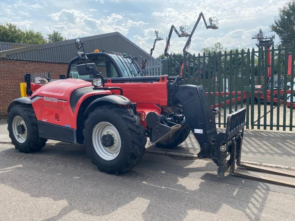 Manitou MT 1335 - Ekskavator teleskopik: foto 1 Manitou MT 1335 - Ekskavator teleskopik: foto 1