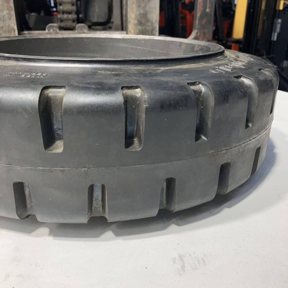 2X Continental 16x5x10 1/2 tyres - Gomë për Pajisje për trajtimin e materialeve: foto 3 2X Continental 16x5x10 1/2 tyres - Gomë për Pajisje për trajtimin e materialeve: foto 3