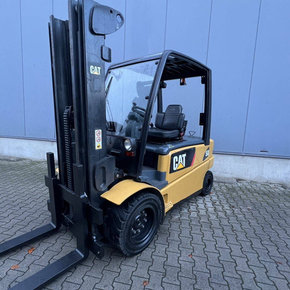 Caterpillar EP50 - Pirun elektrik: foto 1 Caterpillar EP50 - Pirun elektrik: foto 1