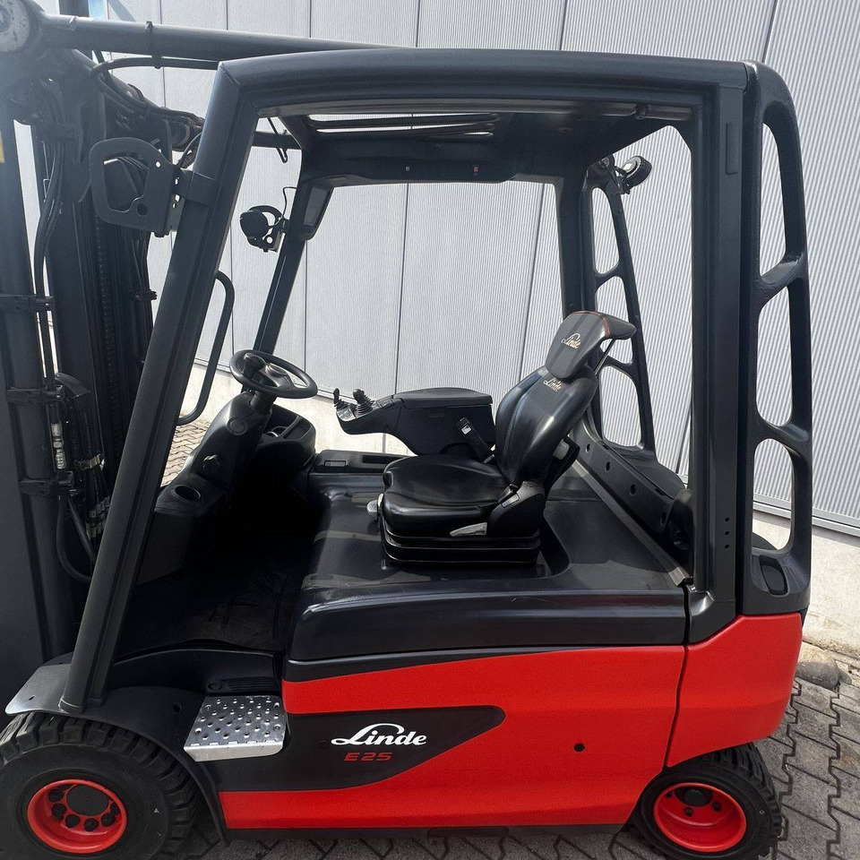 Linde E25L (387) - Pirun elektrik: foto 3 Linde E25L (387) - Pirun elektrik: foto 3