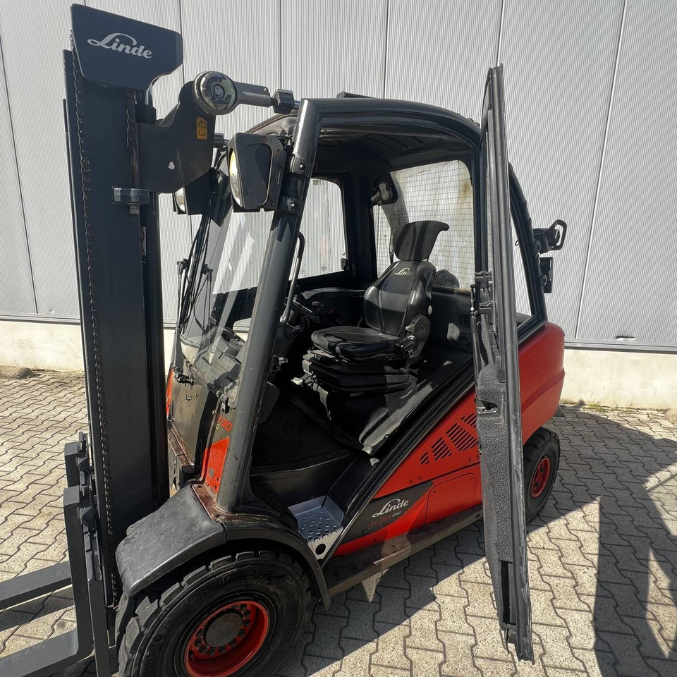 Linde H30D-02 (393) EVO - Pirun më naftë: foto 3 Linde H30D-02 (393) EVO - Pirun më naftë: foto 3