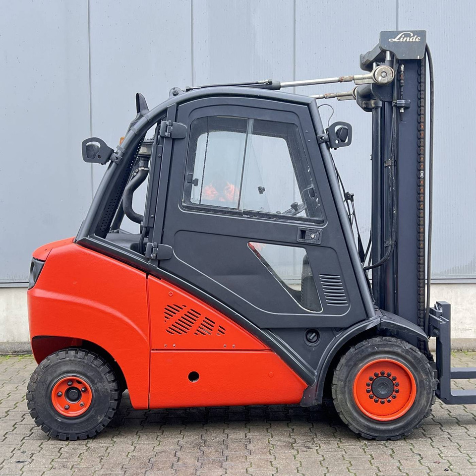 Linde H30D (393) - Pirun më naftë: foto 3 Linde H30D (393) - Pirun më naftë: foto 3