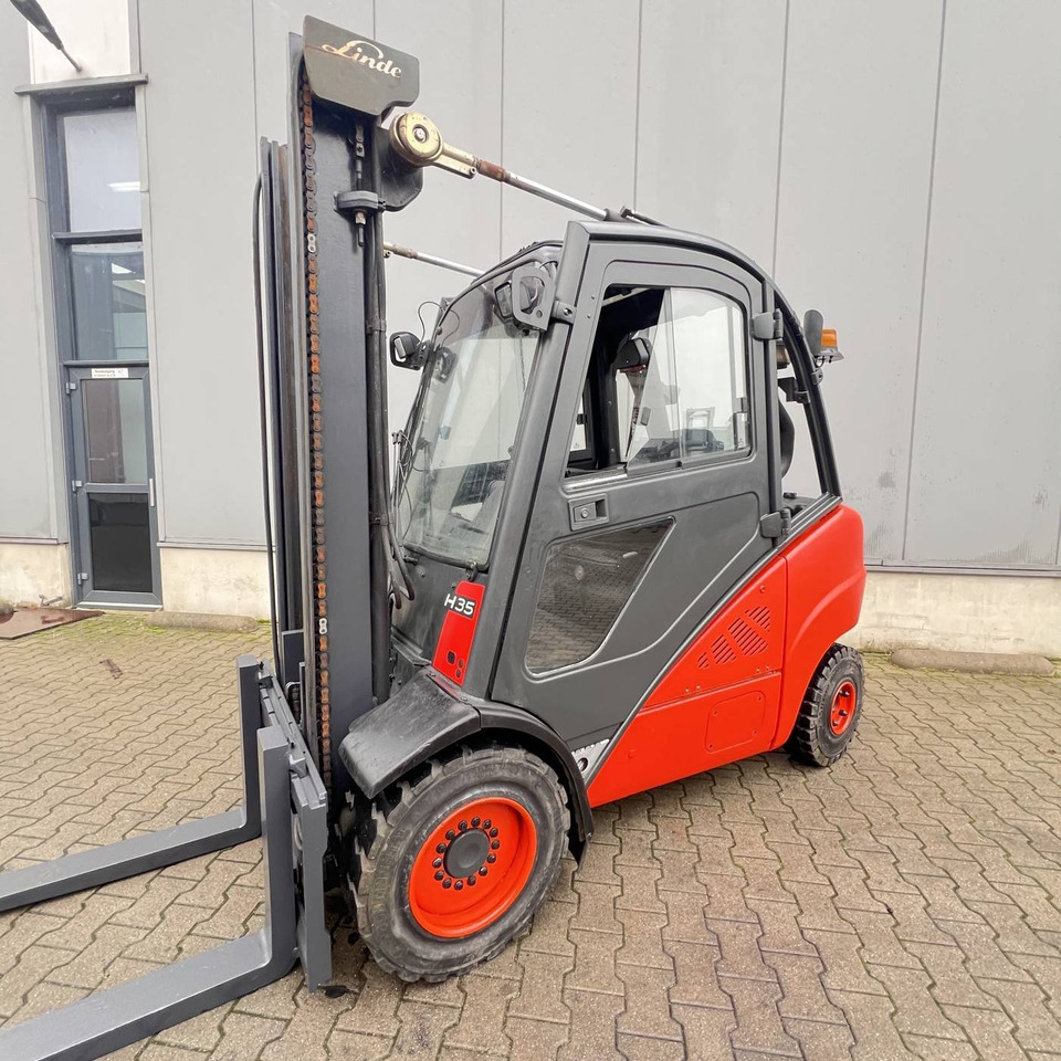 Linde H30D (393) - Pirun më naftë: foto 1 Linde H30D (393) - Pirun më naftë: foto 1