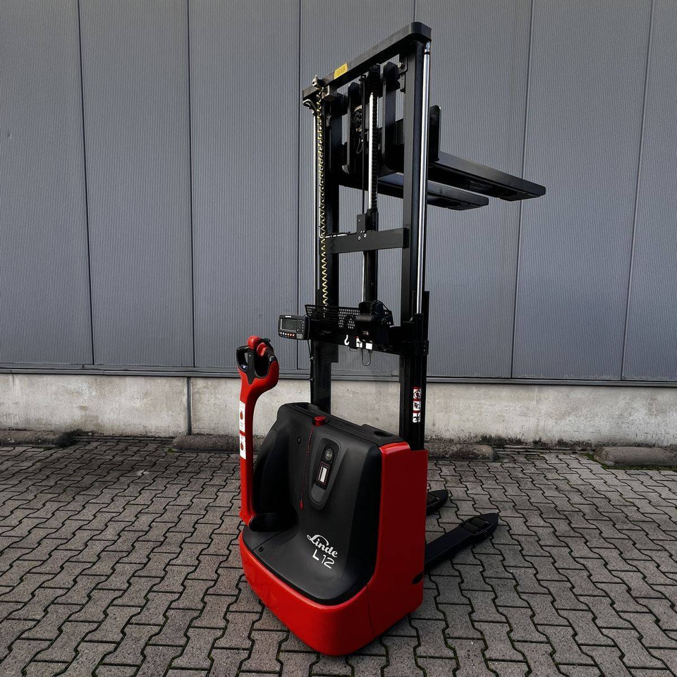 Linde L12 (1172) - Stivosës: foto 2 Linde L12 (1172) - Stivosës: foto 2