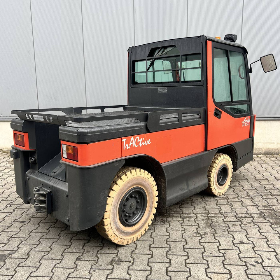 Linde P250 LWB (127) - Traktor rimorkimi: foto 2 Linde P250 LWB (127) - Traktor rimorkimi: foto 2