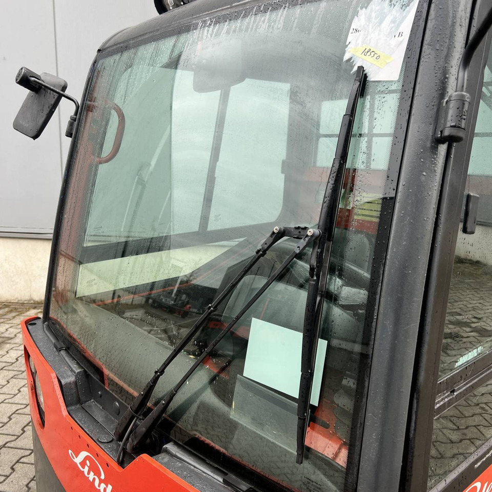 Linde P250 LWB (127) - Traktor rimorkimi: foto 3 Linde P250 LWB (127) - Traktor rimorkimi: foto 3