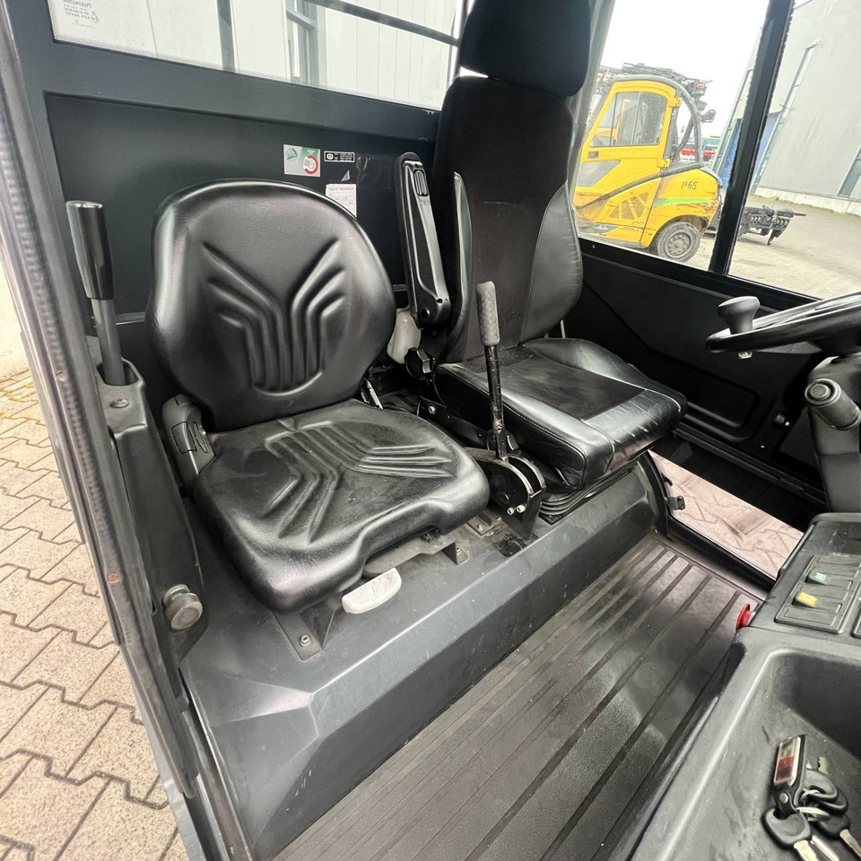 Linde P250 SWB (127) - Traktor rimorkimi: foto 3 Linde P250 SWB (127) - Traktor rimorkimi: foto 3
