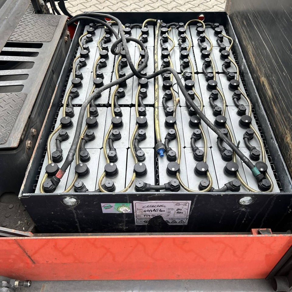 Linde P250 SWB (127) - Traktor rimorkimi: foto 4 Linde P250 SWB (127) - Traktor rimorkimi: foto 4