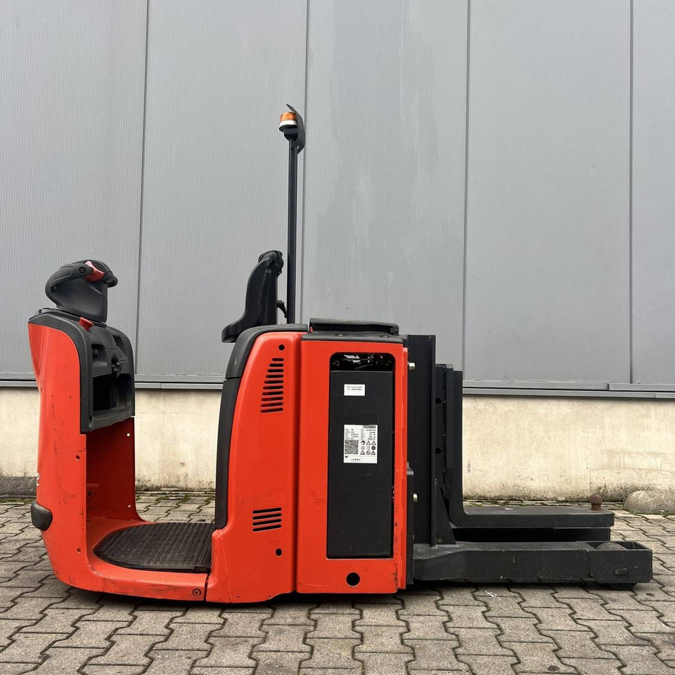 Linde P30 (132) - Traktor rimorkimi: foto 1 Linde P30 (132) - Traktor rimorkimi: foto 1