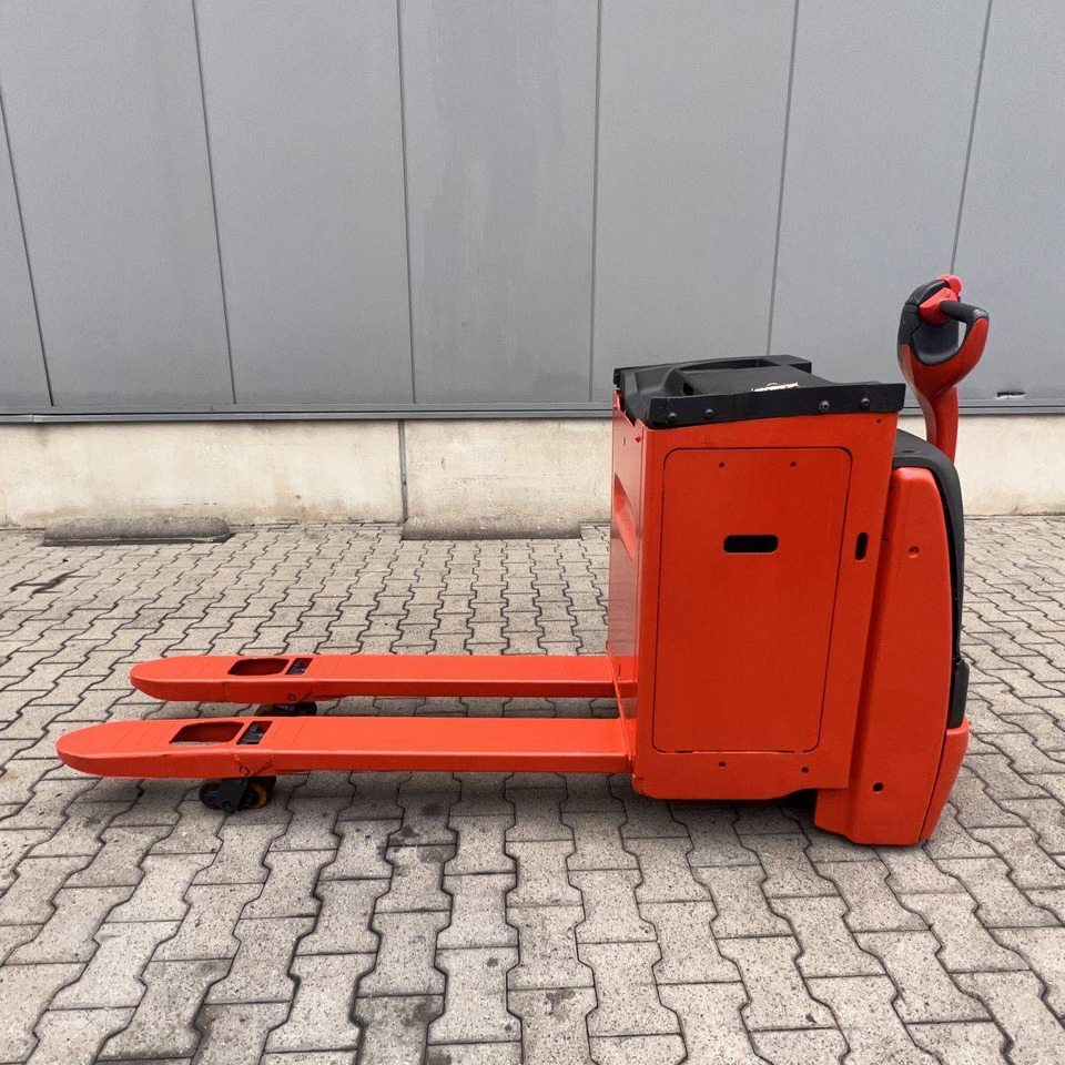 Linde T30 (1153) - Pirun paletash: foto 4 Linde T30 (1153) - Pirun paletash: foto 4