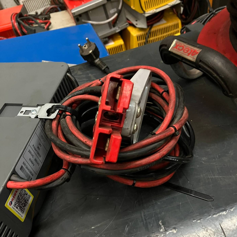 Hawker Lifetech Modular 24V/36A - Pjesë këmbimi për Pajisje për trajtimin e materialeve: foto 4 Hawker Lifetech Modular 24V/36A - Pjesë këmbimi për Pajisje për trajtimin e materialeve: foto 4