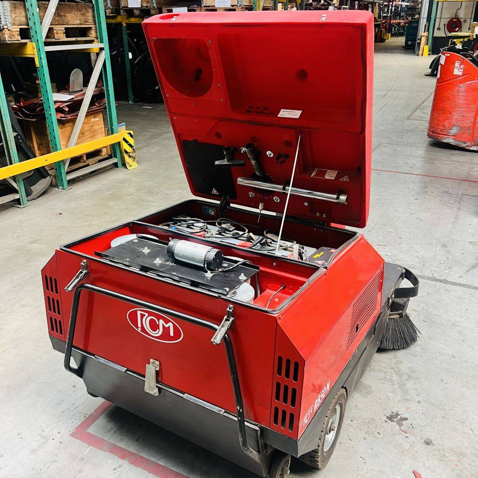 RCM R850NE - Makineri fshirëse-thithëse: foto 5 RCM R850NE - Makineri fshirëse-thithëse: foto 5