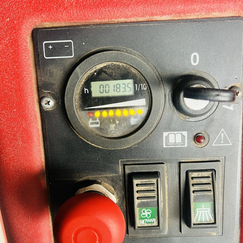 RCM R850NE - Makineri fshirëse-thithëse: foto 4 RCM R850NE - Makineri fshirëse-thithëse: foto 4