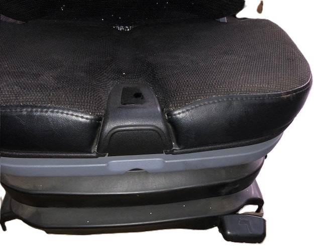 Seat for Linde /1120-01/ - Ndenjësja për Pajisje për trajtimin e materialeve: foto 3 Seat for Linde /1120-01/ - Ndenjësja për Pajisje për trajtimin e materialeve: foto 3