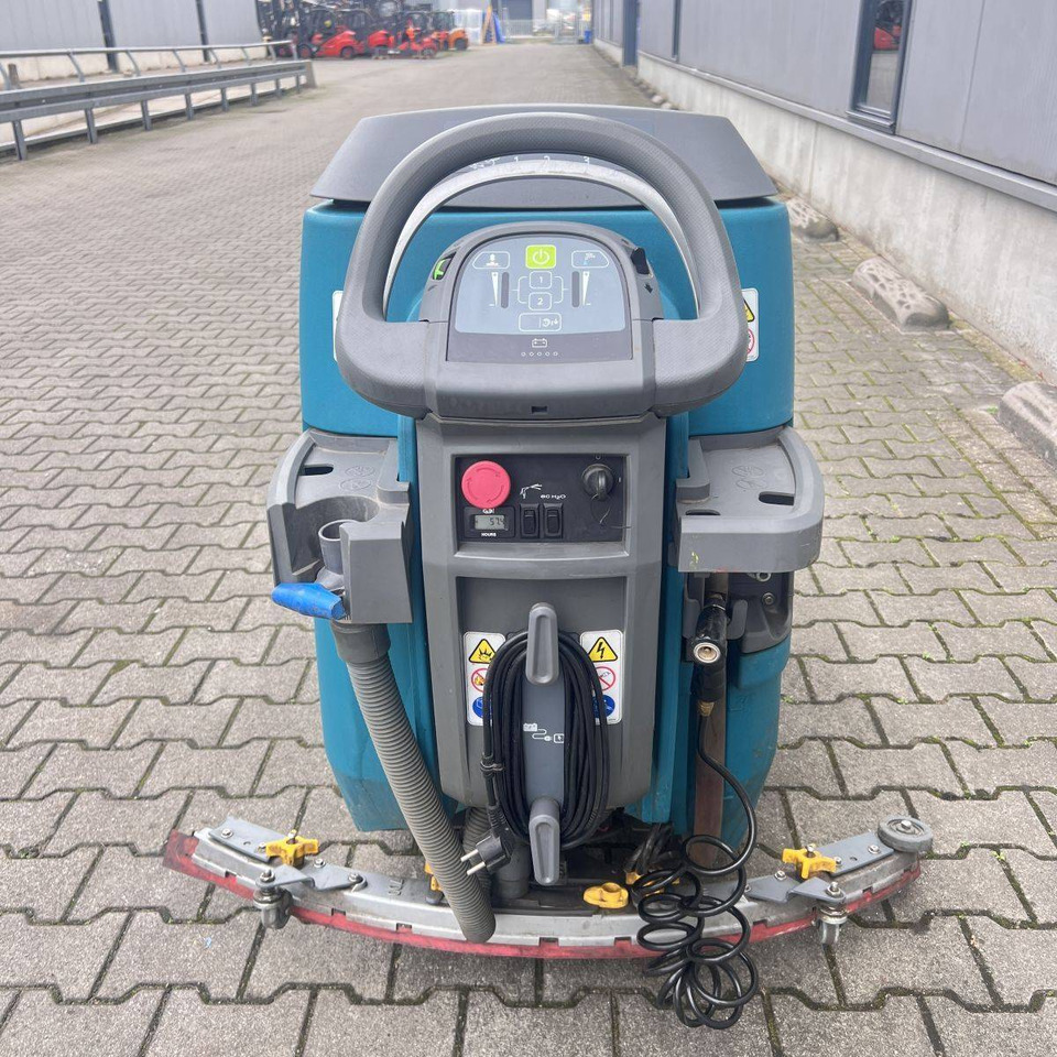 Tennant T500 - Makineri larëse-tharëse dyshemeje: foto 3 Tennant T500 - Makineri larëse-tharëse dyshemeje: foto 3