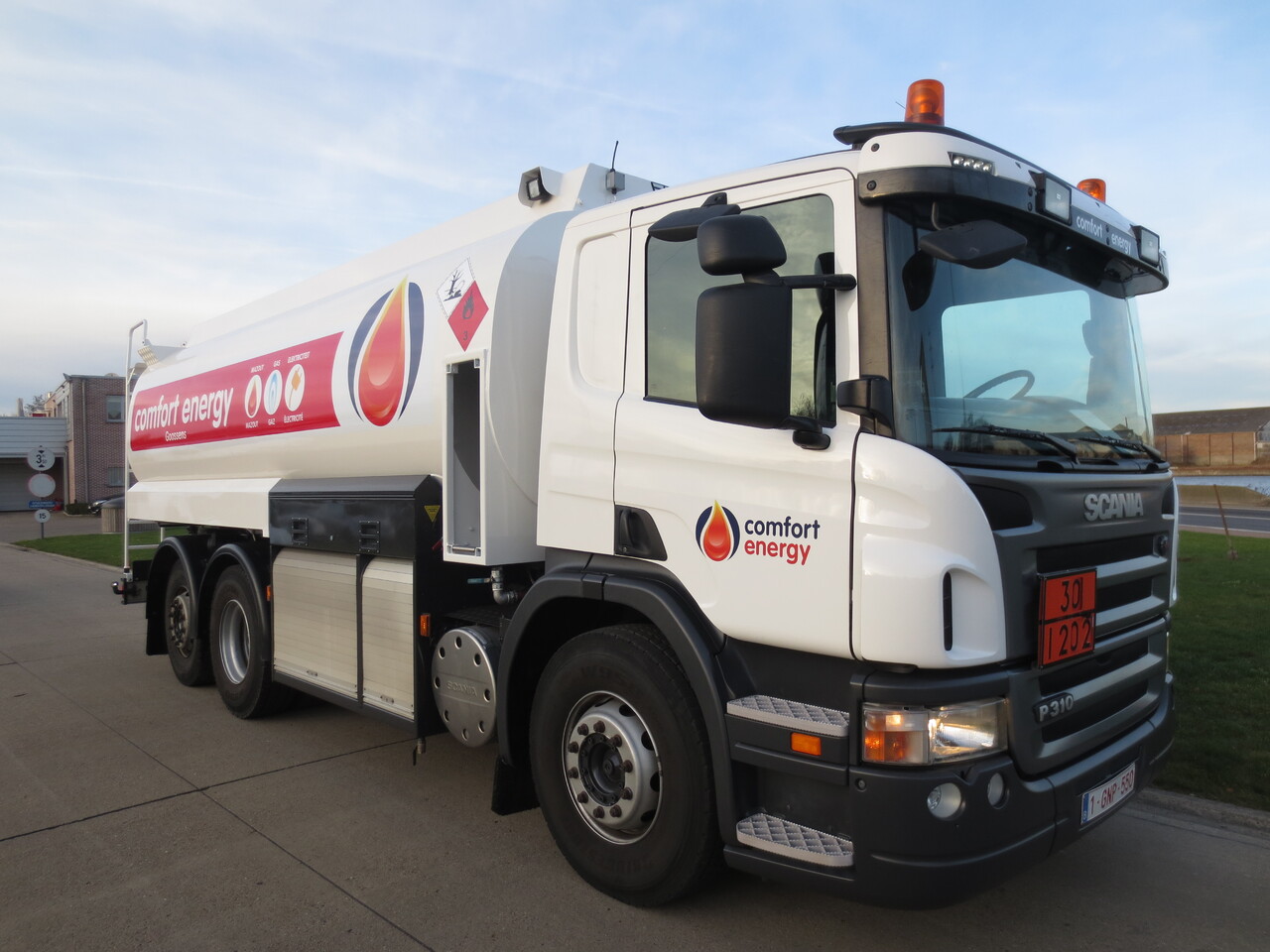 Interior photo 2: Lizingu i Scania P310 Scania P310