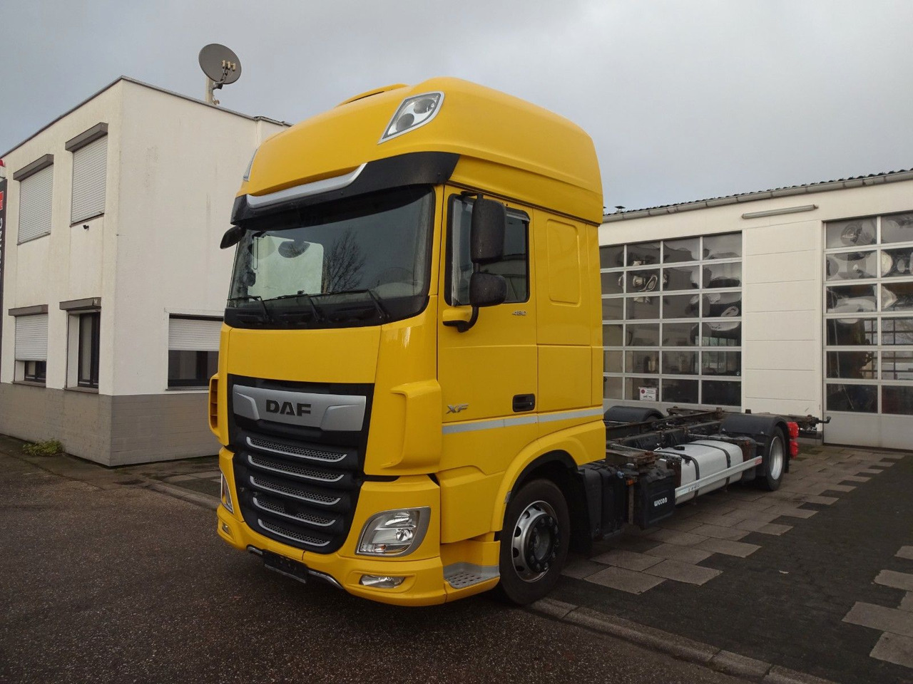 DAF XF 480, Jumbo BDF, SSC, Standklima, Intarder - Transportjer kontejnerësh/ Kamion me karroceri të çmontueshme: foto 1 DAF XF 480, Jumbo BDF, SSC, Standklima, Intarder - Transportjer kontejnerësh/ Kamion me karroceri të çmontueshme: foto 1