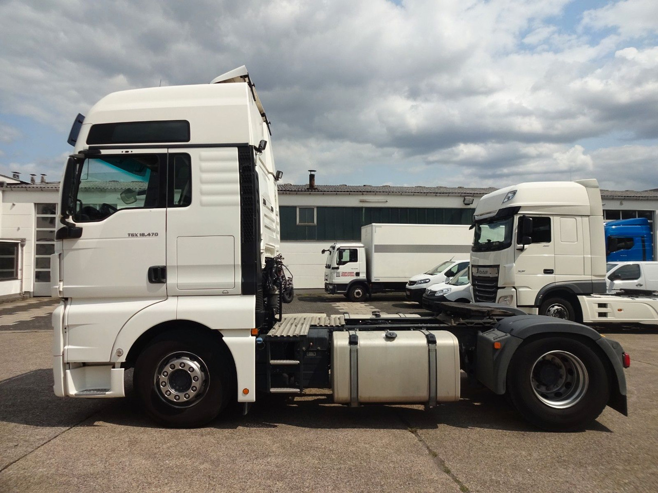 MAN TGX 18.470, XXL, ACC, 2 x Tank, Standklima - Gjysmë-kamion: foto 4 MAN TGX 18.470, XXL, ACC, 2 x Tank, Standklima - Gjysmë-kamion: foto 4