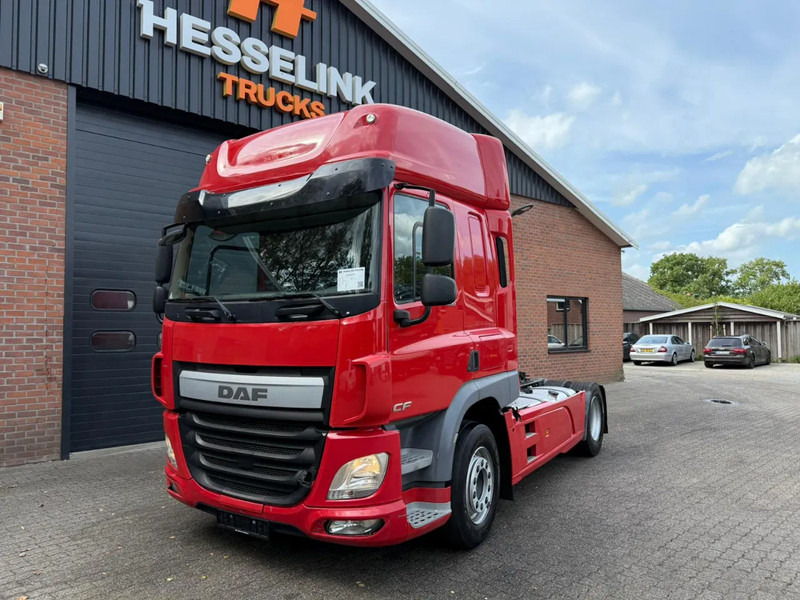 DAF CF 400 4X2 FT Space Cab Side skirts - Gjysmë-kamion: foto 1 DAF CF 400 4X2 FT Space Cab Side skirts - Gjysmë-kamion: foto 1