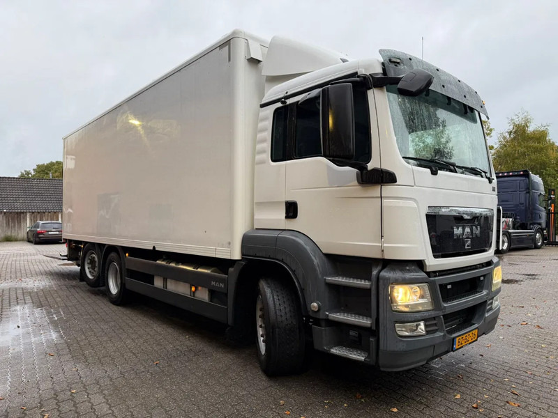 MAN TGS 26.320 Koffer Stuuras AHK 3.000KG LBW 373.230KM! NL Truck APK/TUV 18-03-2026 - Kamion vagonetë: foto 2 MAN TGS 26.320 Koffer Stuuras AHK 3.000KG LBW 373.230KM! NL Truck APK/TUV 18-03-2026 - Kamion vagonetë: foto 2