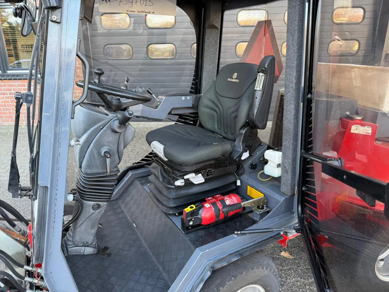 Nimos DM-Trac 205 OKB-70- Onkruidborstelmachine Werktuigendrager 4X Hydraulische functie - Makineri fshirëse-thithëse: foto 4 Nimos DM-Trac 205 OKB-70- Onkruidborstelmachine Werktuigendrager 4X Hydraulische functie - Makineri fshirëse-thithëse: foto 4