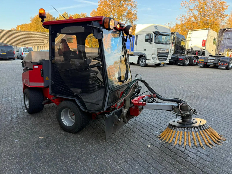 Nimos DM-Trac 205 OKB-70- Onkruidborstelmachine Werktuigendrager 4X Hydraulische functie - Makineri fshirëse-thithëse: foto 2 Nimos DM-Trac 205 OKB-70- Onkruidborstelmachine Werktuigendrager 4X Hydraulische functie - Makineri fshirëse-thithëse: foto 2